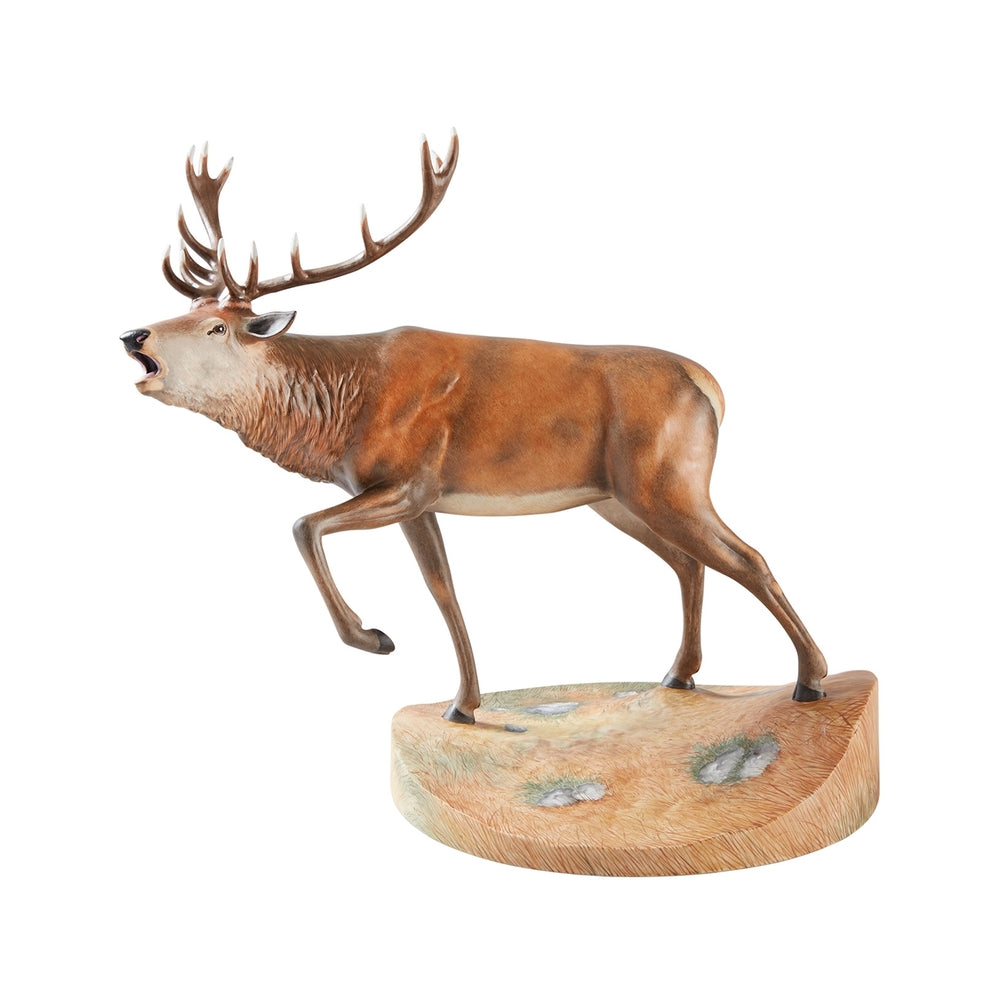 Escultura Veado; Sculpture; Red Deer
