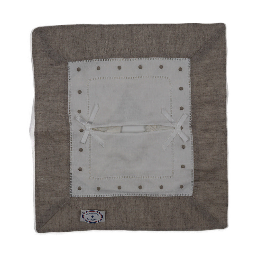 Rolande; Tissue Box Cover; 28x34cm, White & Brown